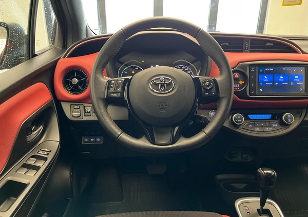 Toyota Yaris cena 72900 przebieg: 30600, rok produkcji 2019 z Człopa małe 22